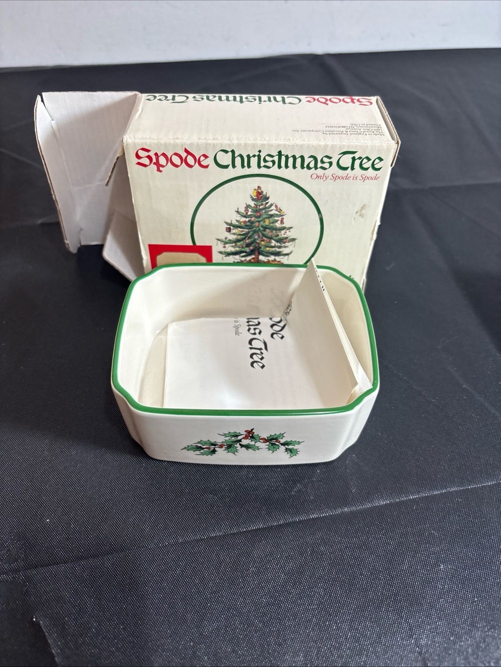 Spode Christmas Tree oval Fluted-Small Dish - Green Trim. 10/2